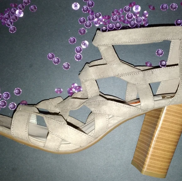 Strapped Hells - Picture 9 of 10